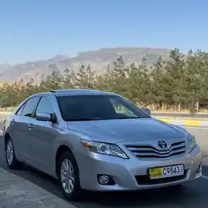 Toyota Camry, 2011