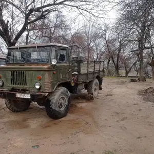 Бортовой грузовик, 1990