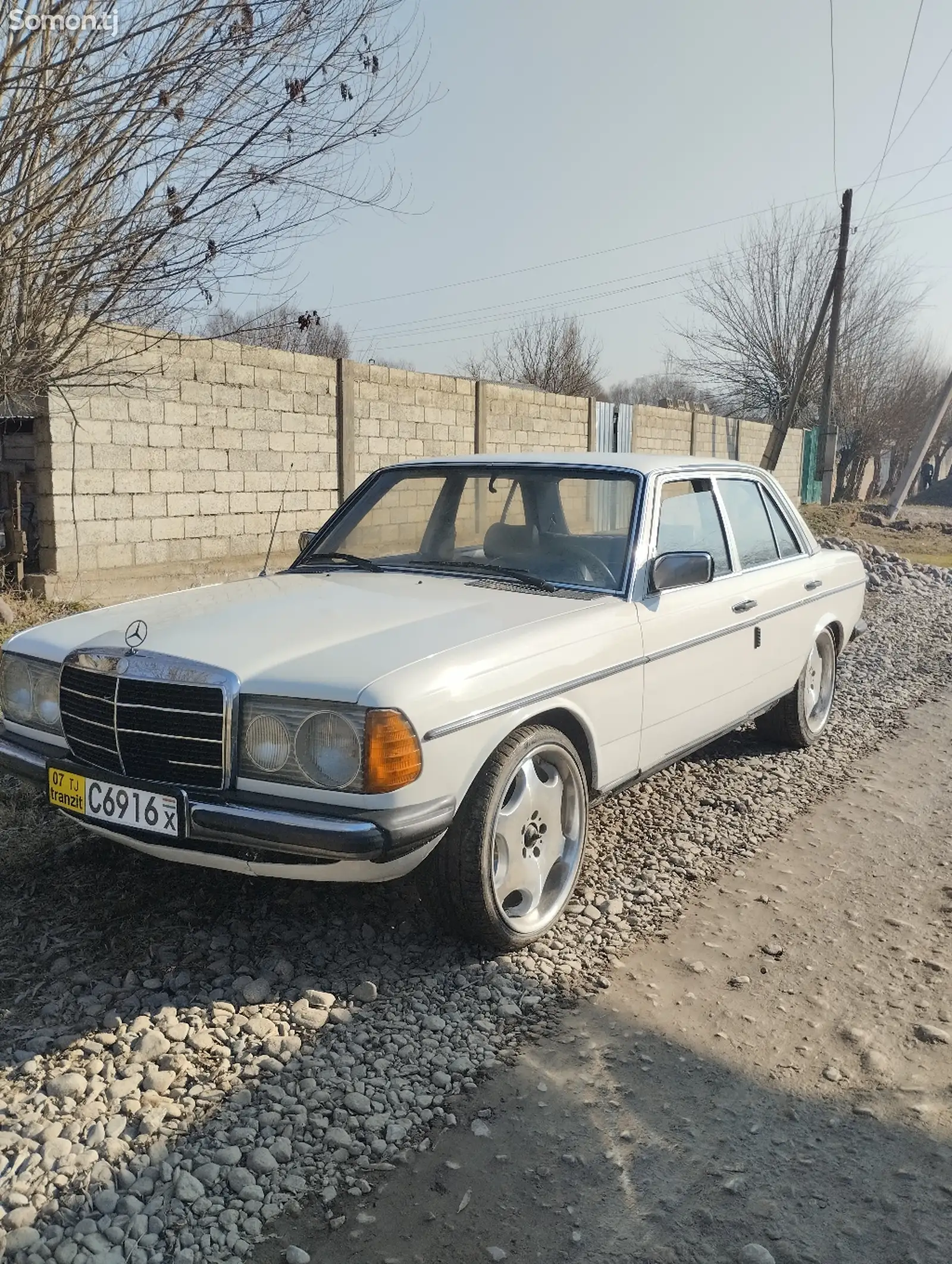 Mercedes-Benz E class, 1982-1