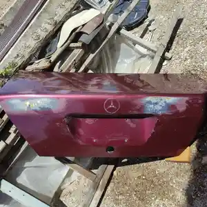 Капот багажника от Mercedes-Benz