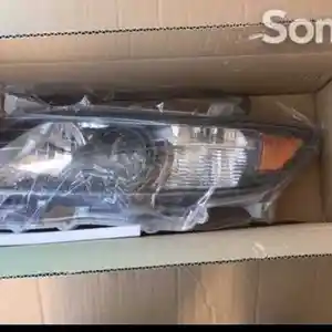 Передние фары SE от Toyota Camry 2 2010-2011