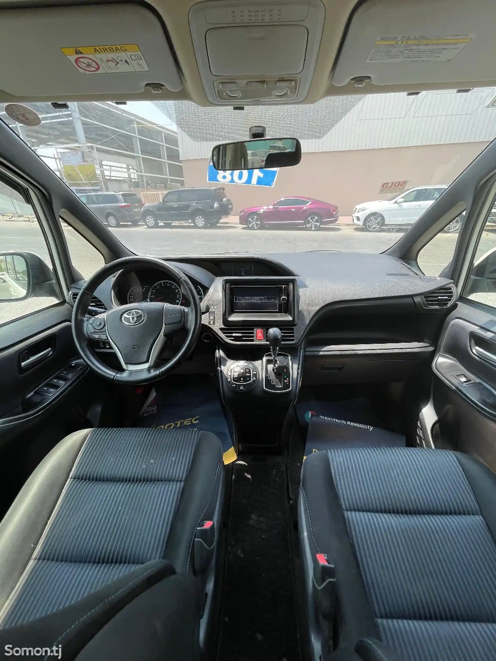 Toyota Voxy, 2014-11