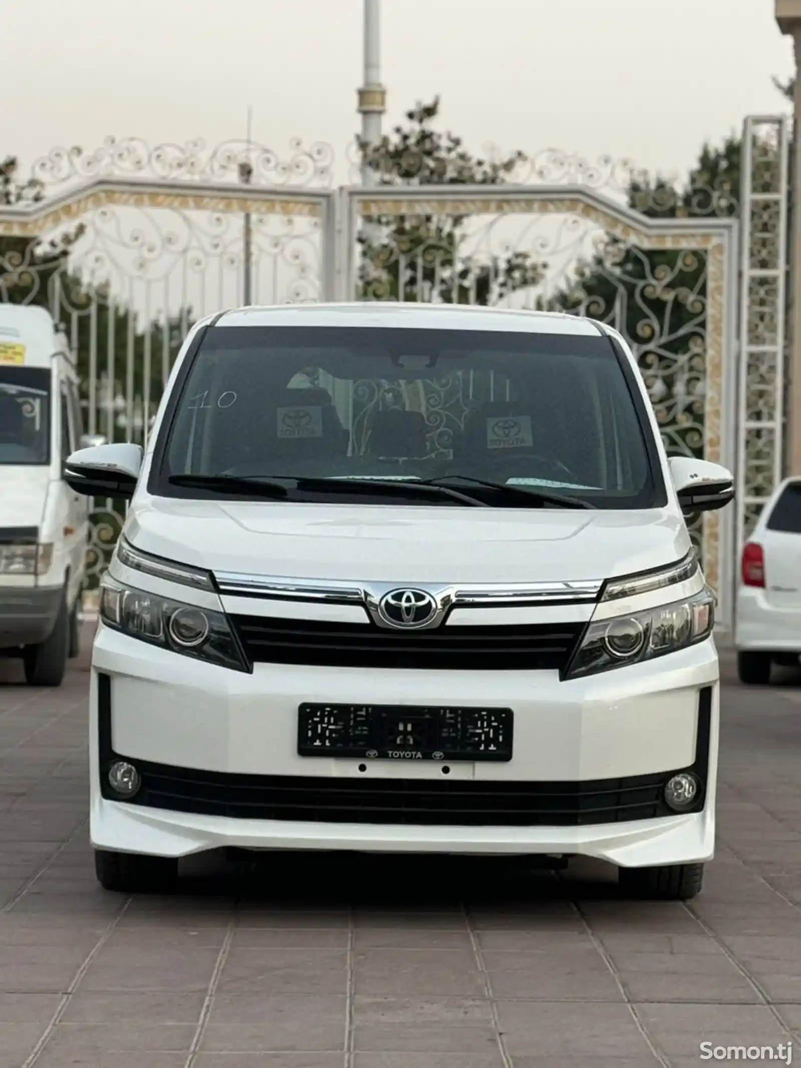 Toyota Voxy, 2016-1