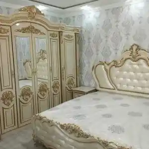 Королевский спальный гарнитур