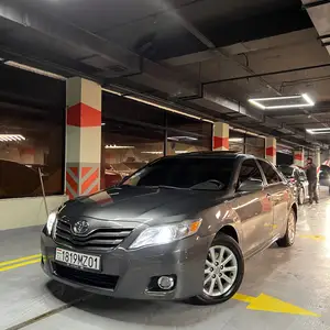 Toyota Camry, 2011