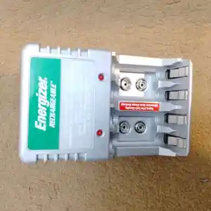 Зарядное устройство Energizer для аккумуляторов АА/ААА+крона аккумуляторная