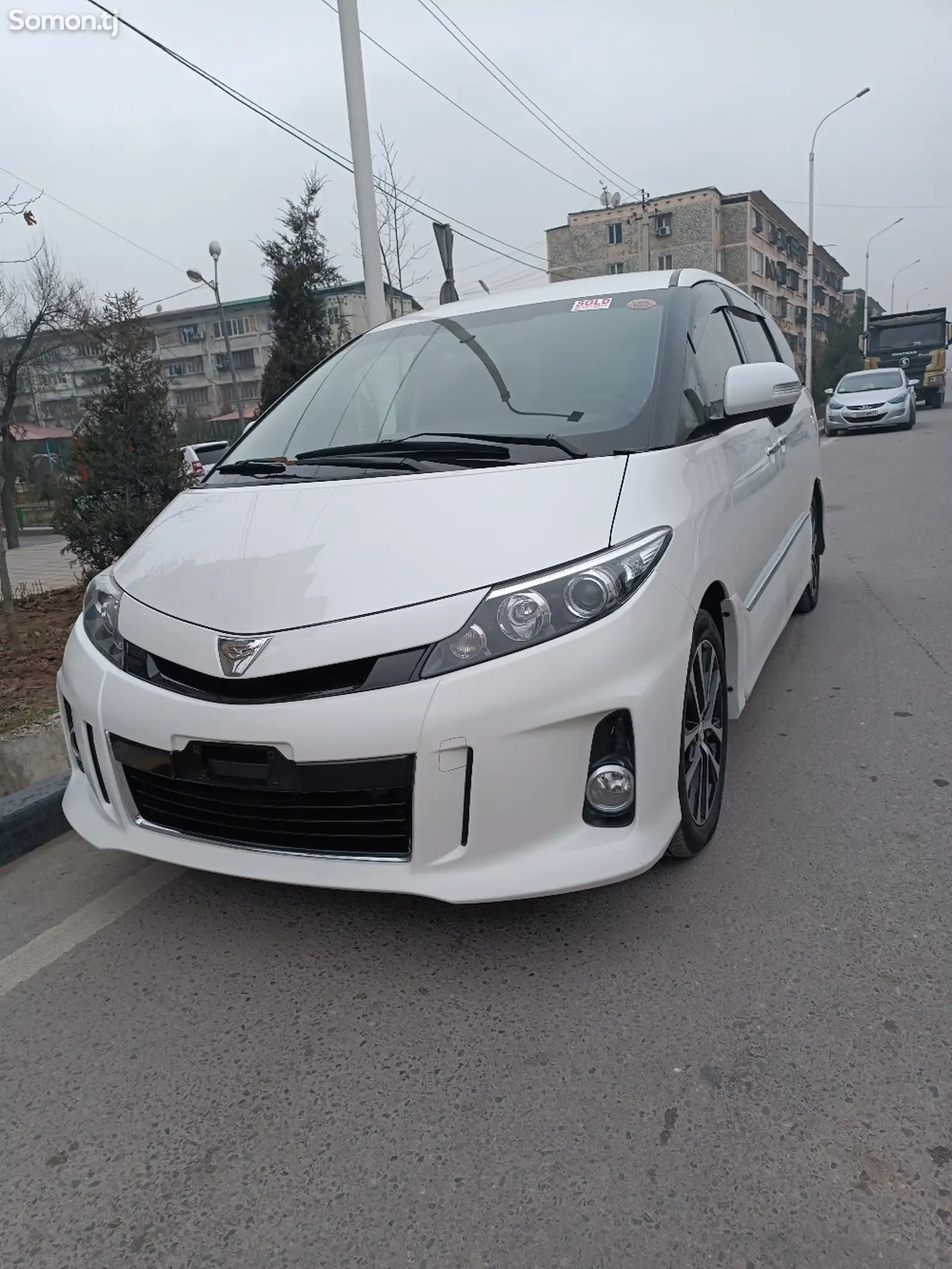 Toyota Estima, 2014-1