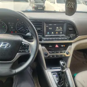 Hyundai Elantra, 2017