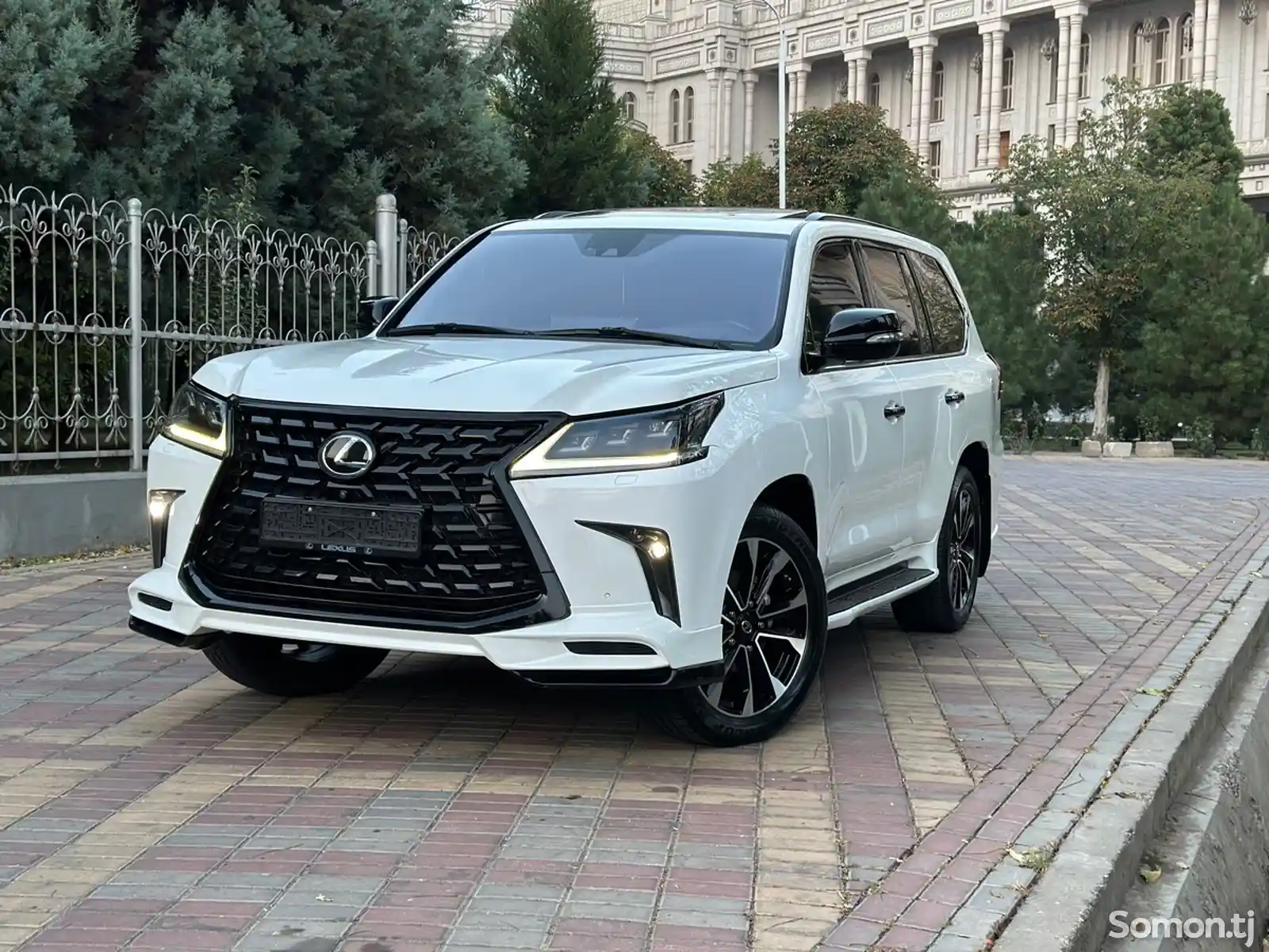 Lexus LX series, 2017-2