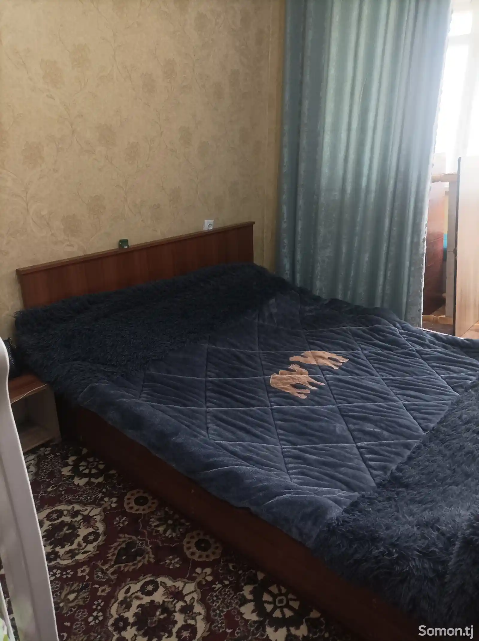 Двуспальная кровать с зеркалом-2