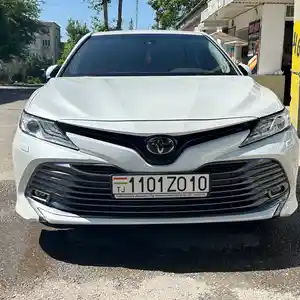 Toyota Camry, 2020