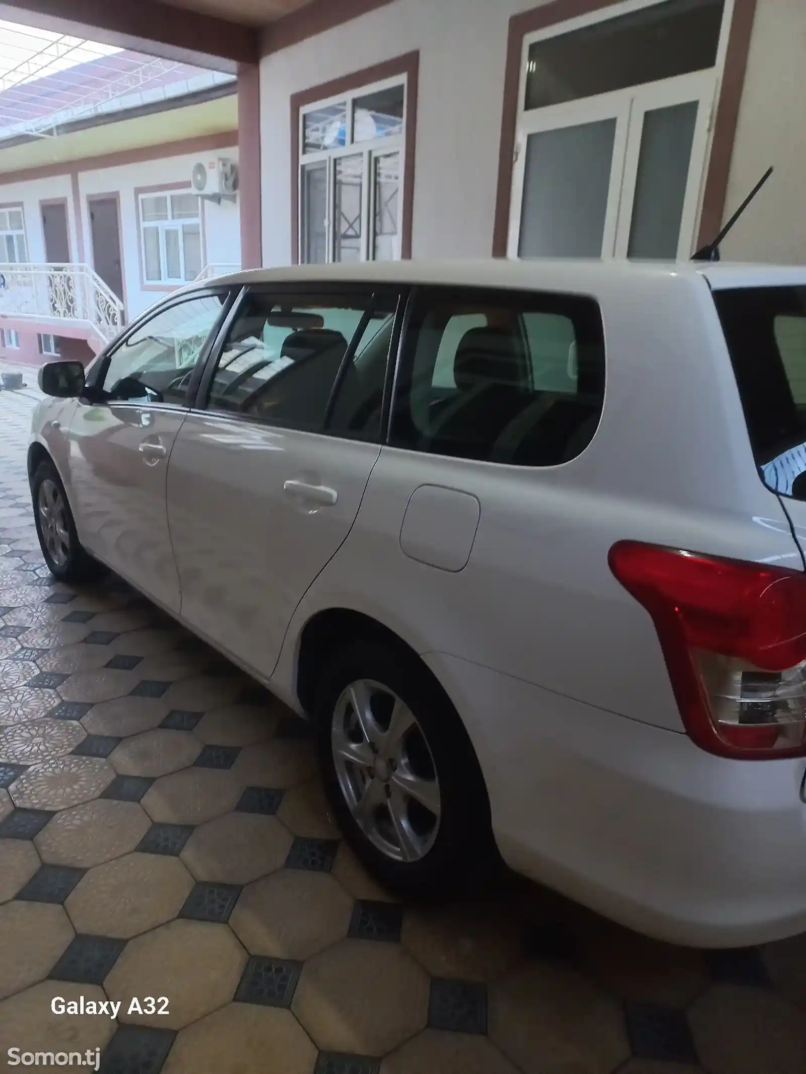 Toyota Fielder, 2010-4