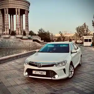 Toyota Camry, 2016