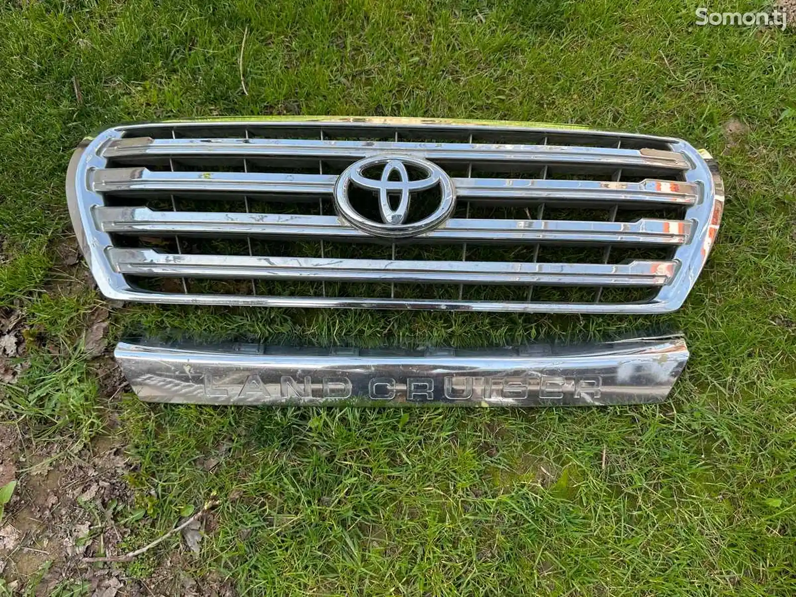 Облицовка на Toyota Land Cruiser 200