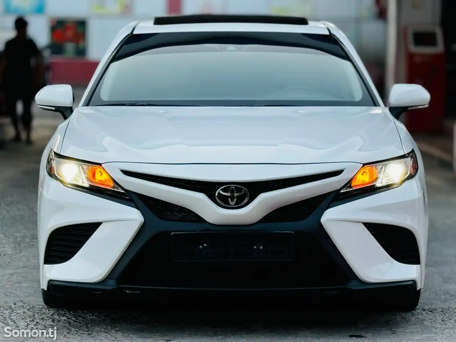 Toyota Camry, 2018-1