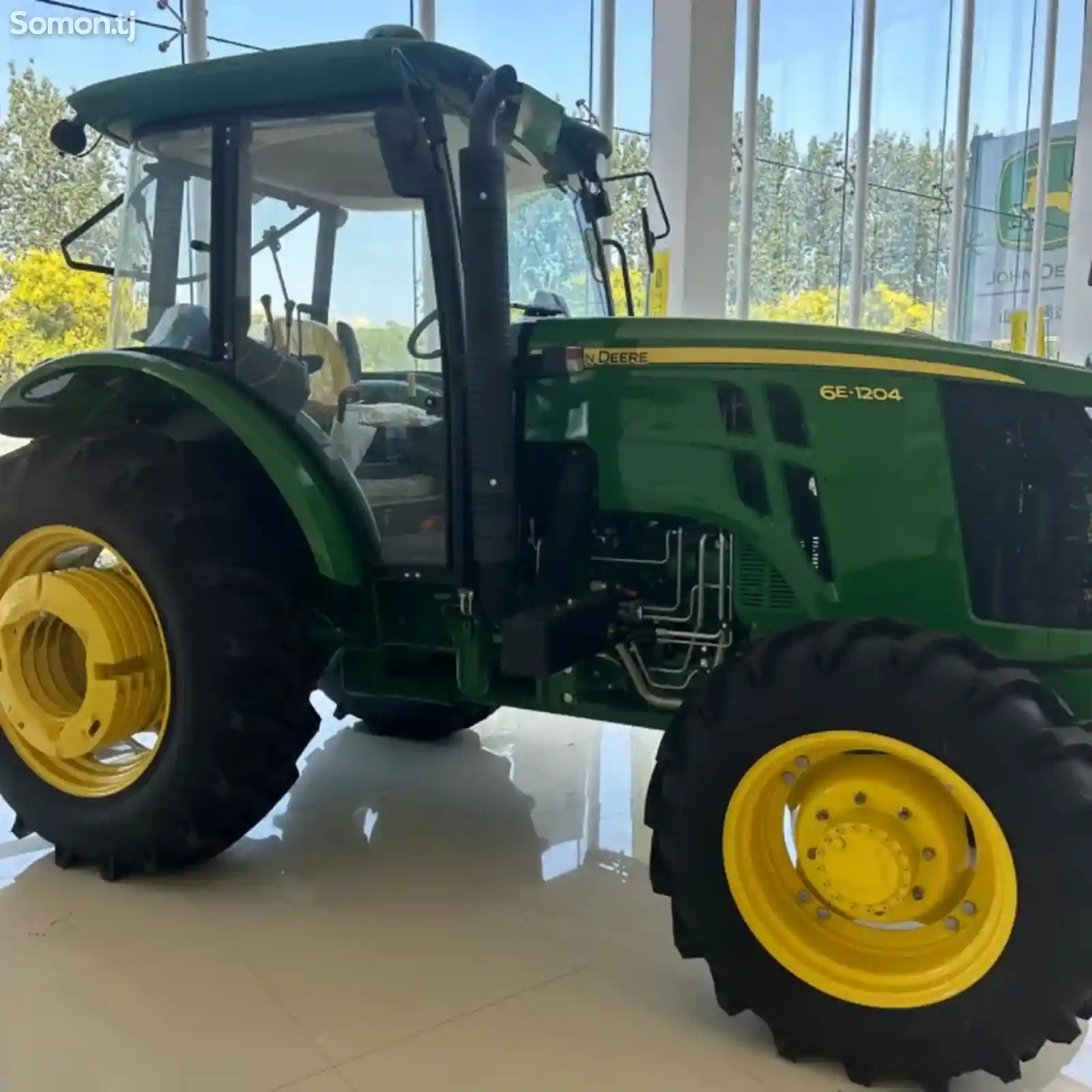 Трактор John Deere 1204-3