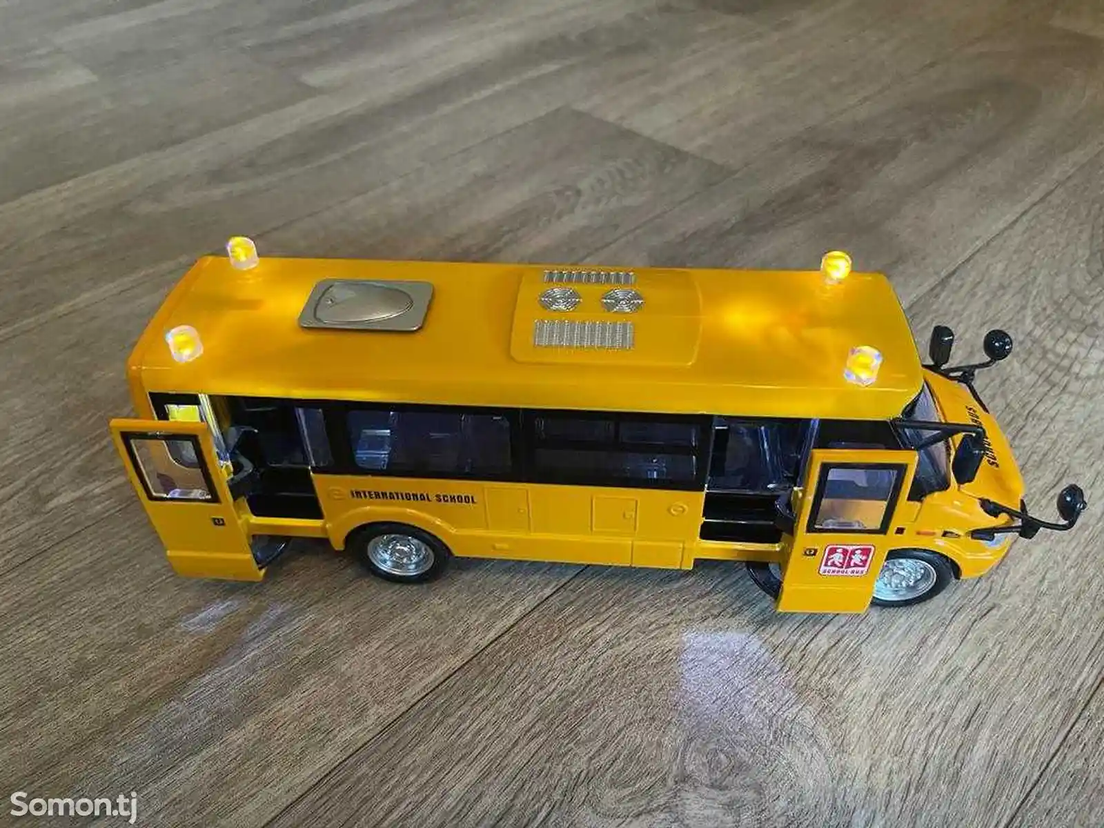Металлический автобус игрушка-1