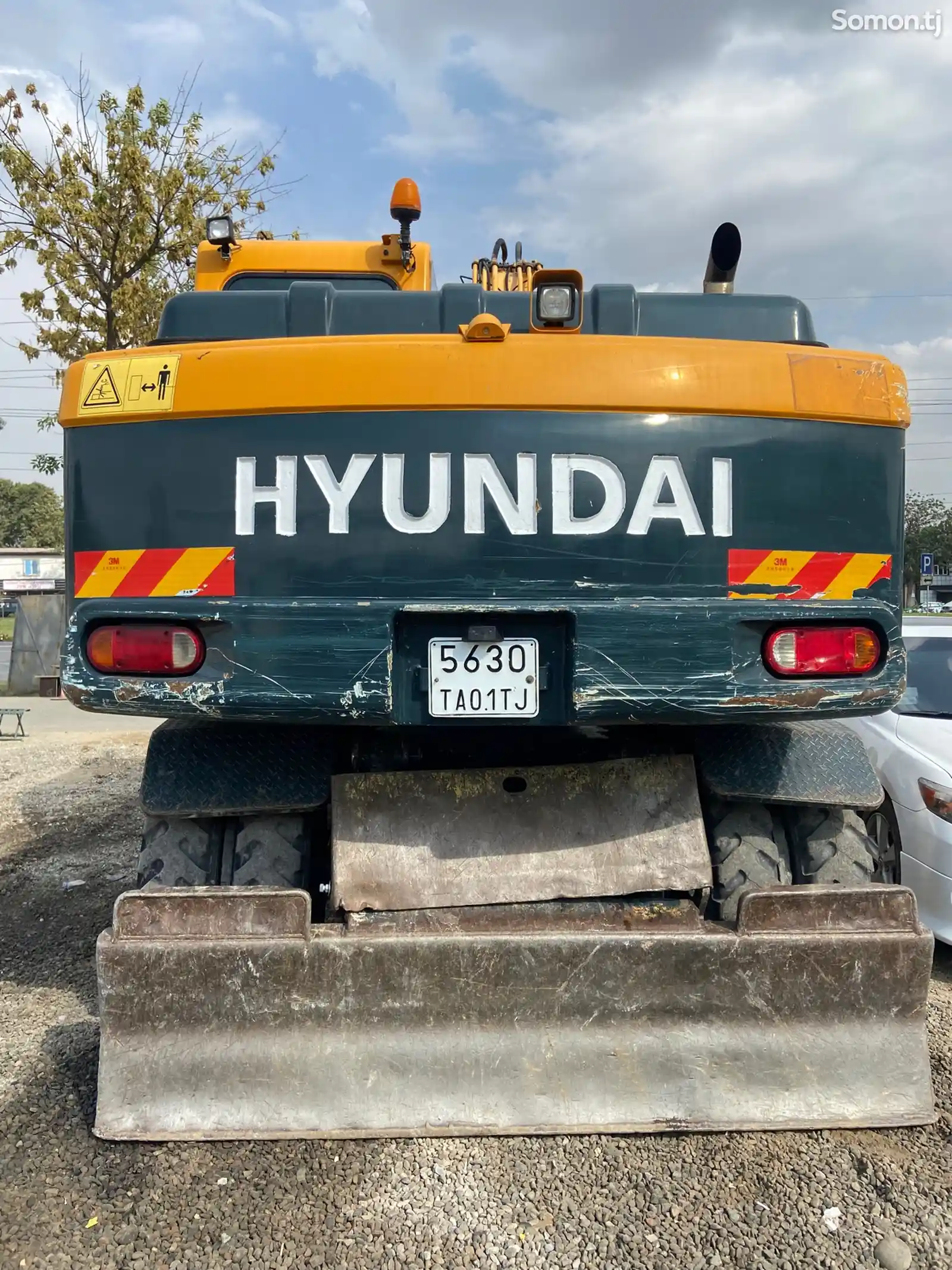 Экскаватор Hyundai 140w-5