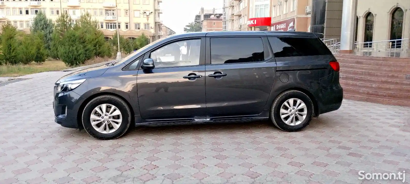 Kia Carnival, 2015-6