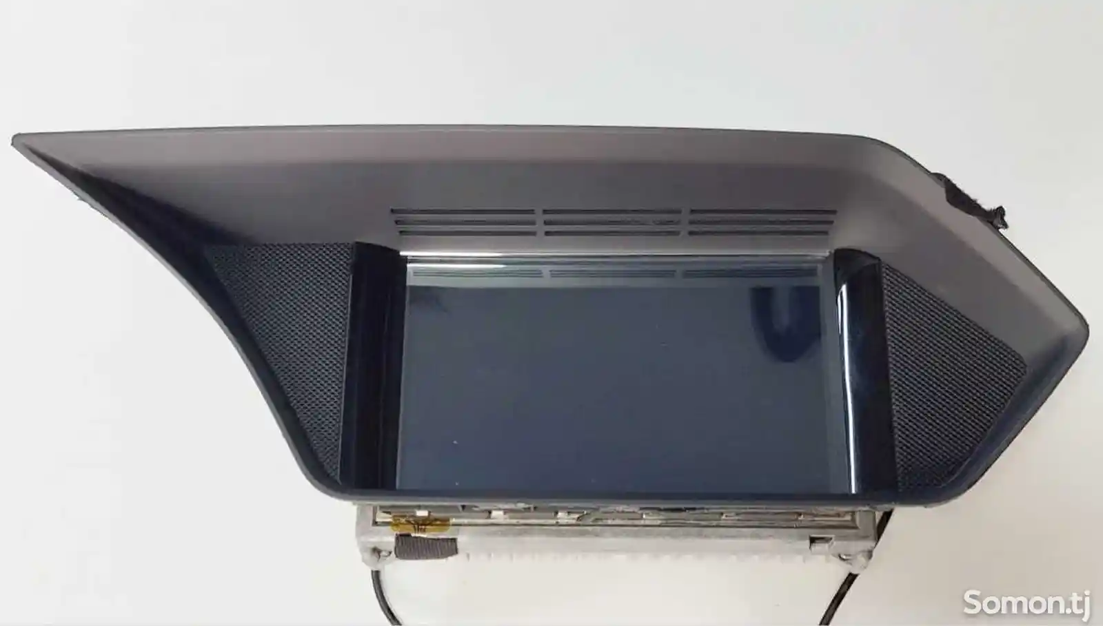 Монитор мультимедиа от Mercedes Benz