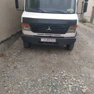 Бортовой грузовик Mercedes-Benz Vario, 2002