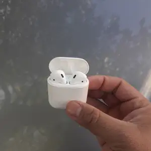 Беспроводные наушники Airpods