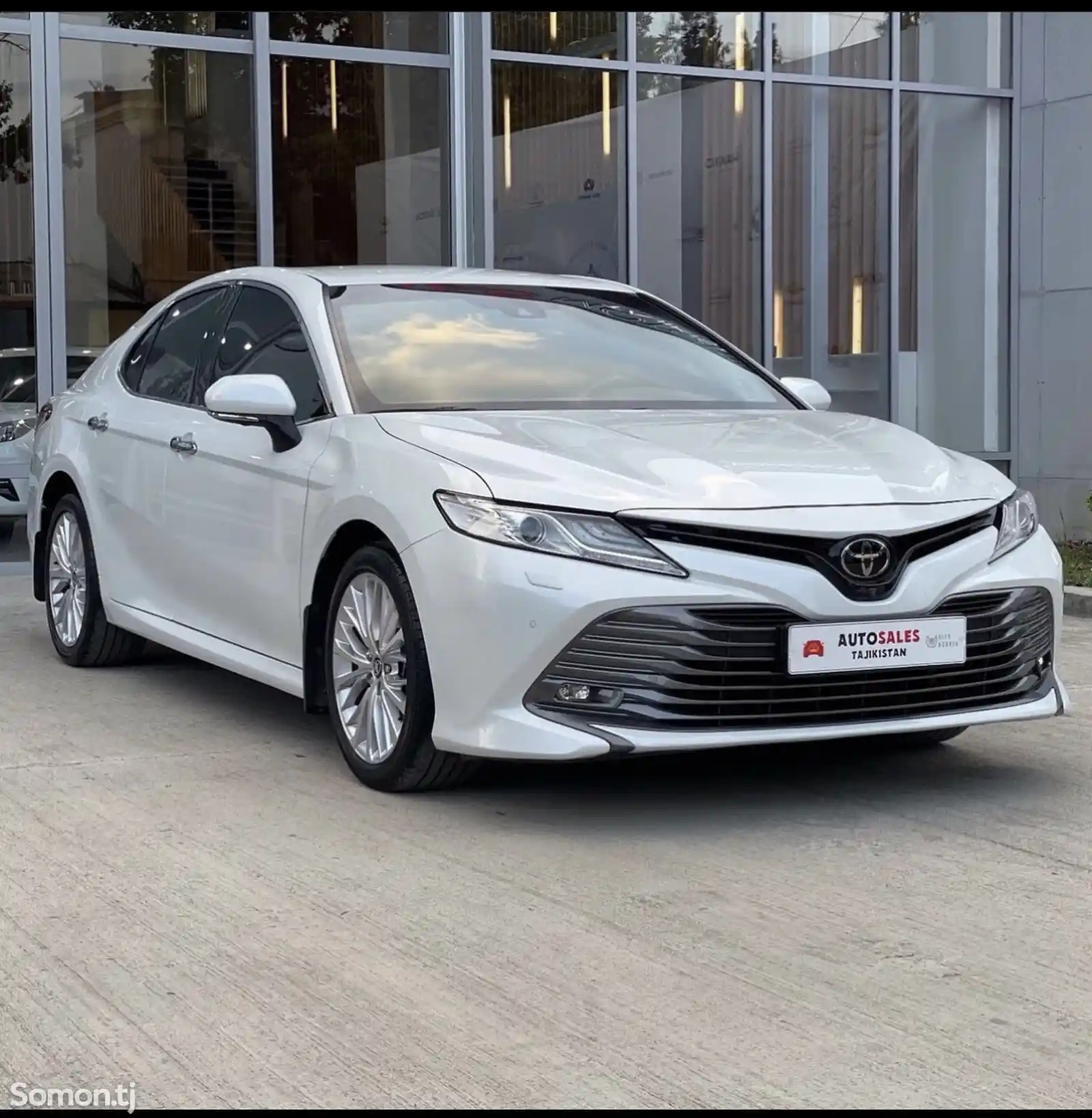 Toyota Camry, 2020-1