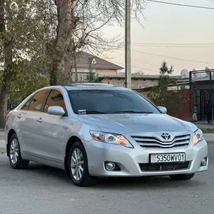 Toyota Camry, 2011