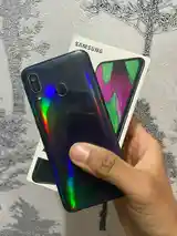 Samsung Galaxy A40-2