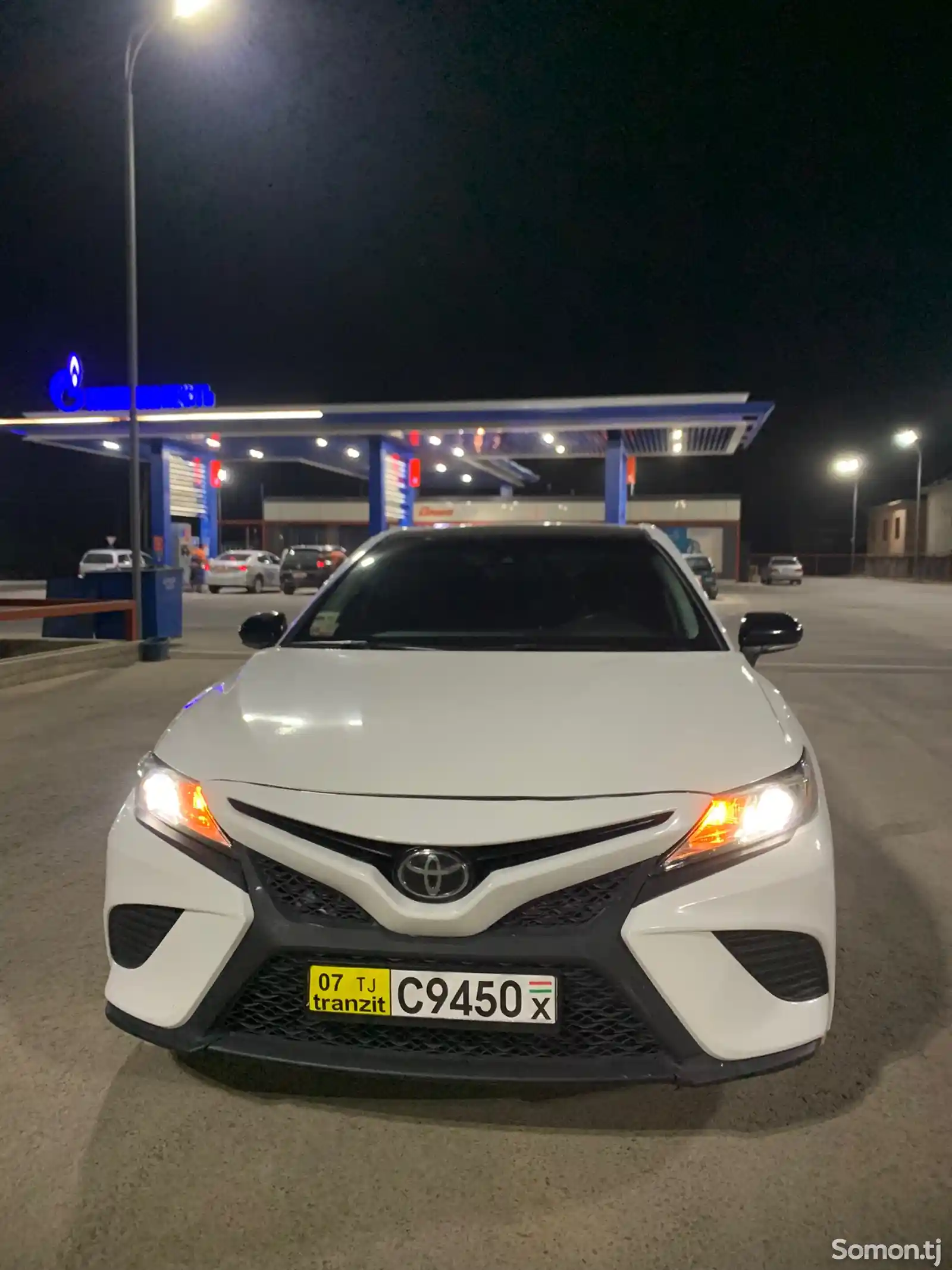 Toyota Camry, 2019-1