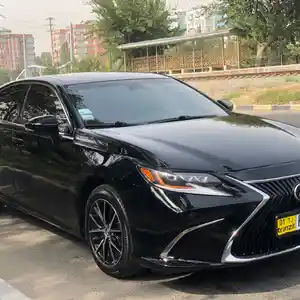 Lexus ES series, 2013