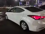 Hyundai Elantra, 2016-5