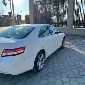 Toyota Camry, 2011