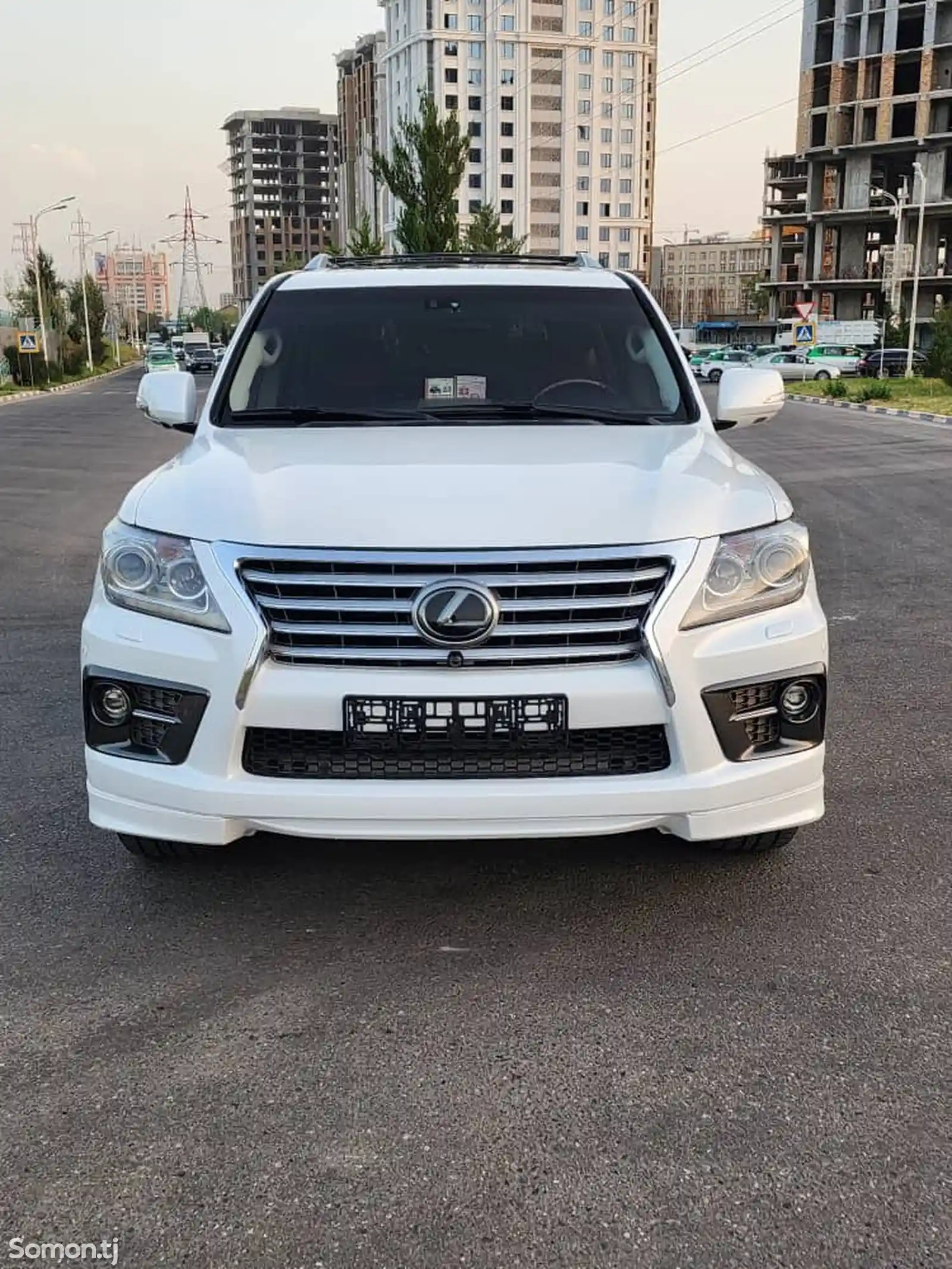 Lexus LX series, 2010-2