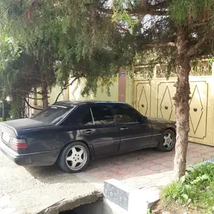 Mercedes-Benz W124, 1994