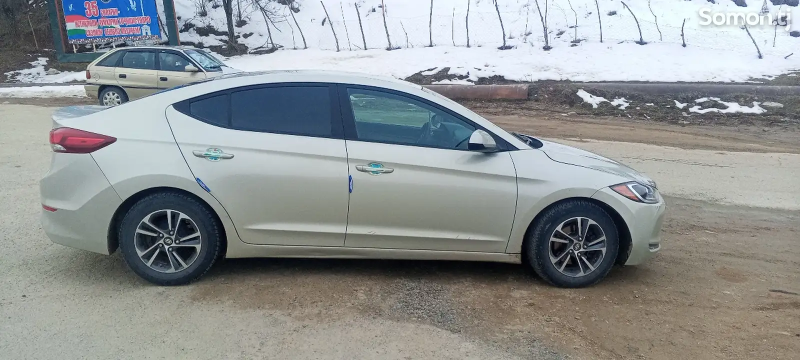 Hyundai Elantra, 2017-1