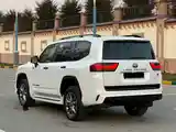 Toyota Land Cruiser, 2023-4