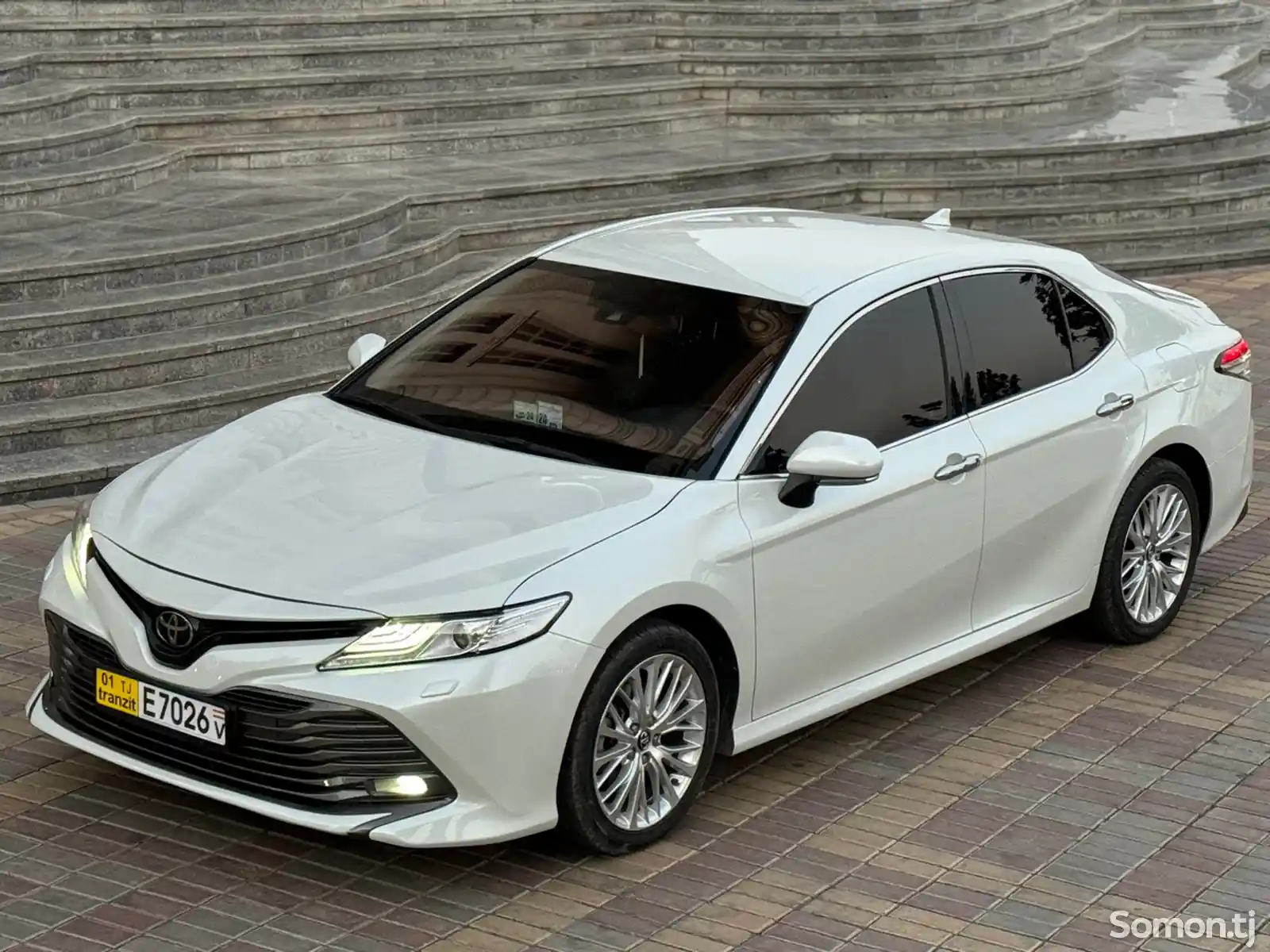 Toyota Camry, 2018-1