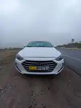 Hyundai Elantra, 2017-4