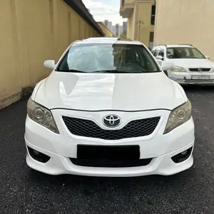 Toyota Camry, 2010