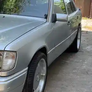 Mercedes-Benz W124, 1994