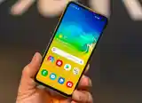 Samsung Galaxy S10e-3