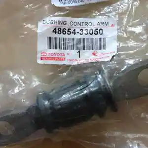 Сайлентблок Lexus, Toyota ST-48654-33050, передний