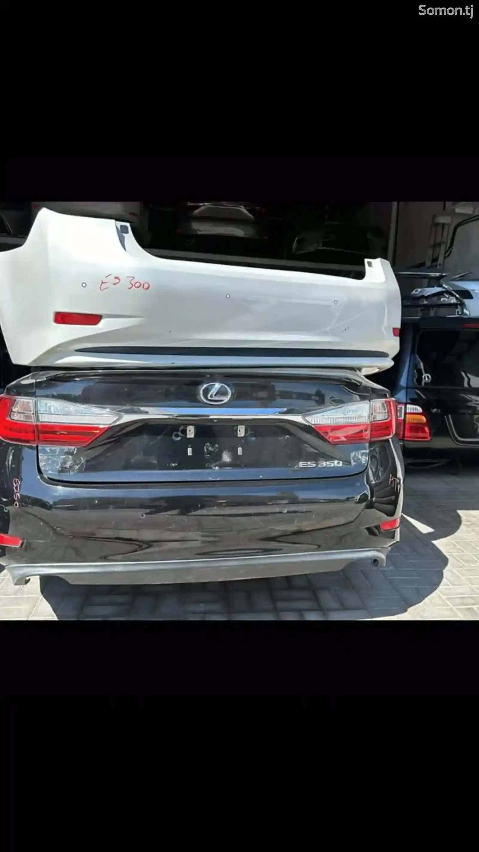 Задний бампер от Lexus IS 2015