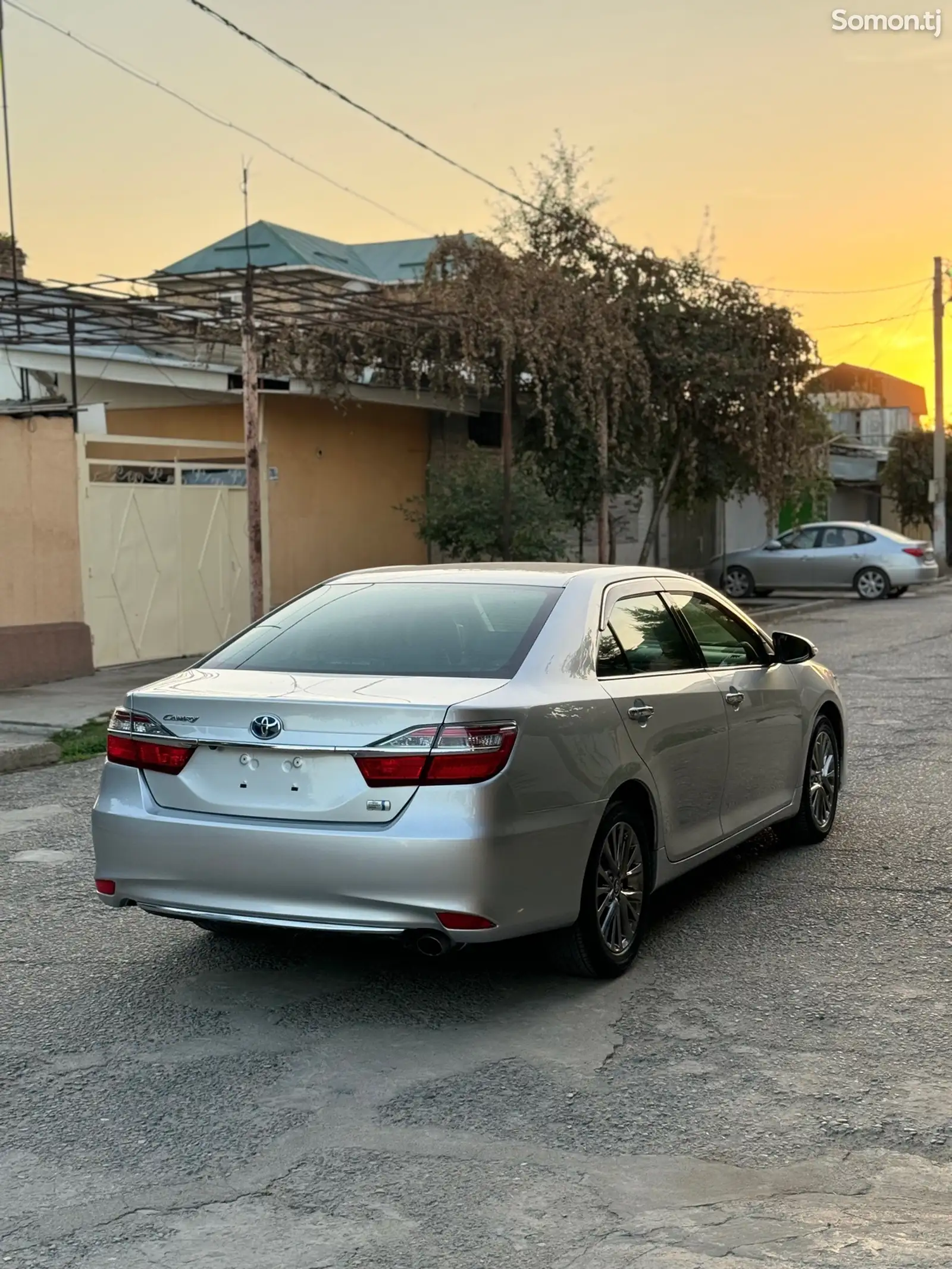 Toyota Camry, 2015-10