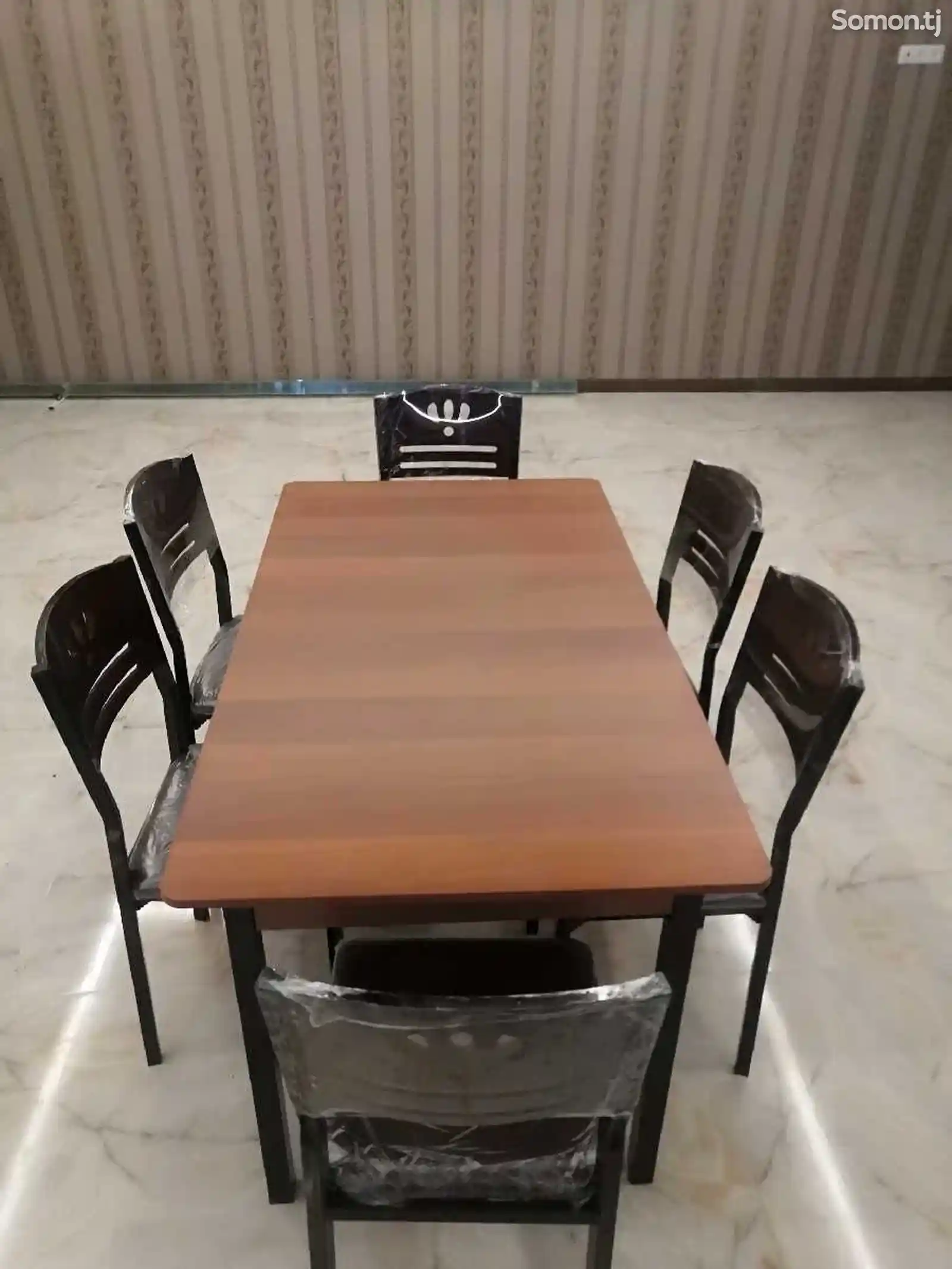 Комплект стол со стульями-1