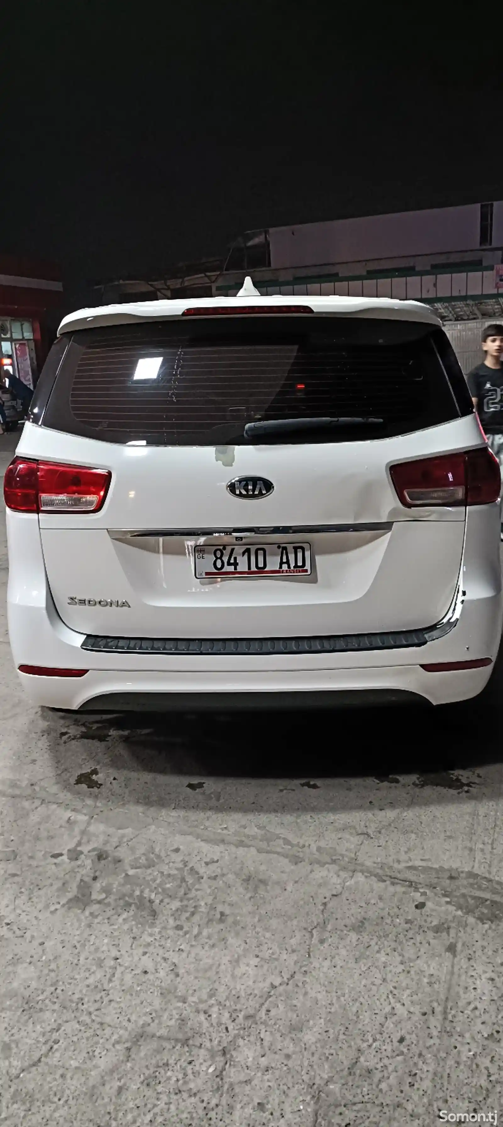 Kia Sedona, 2016-3