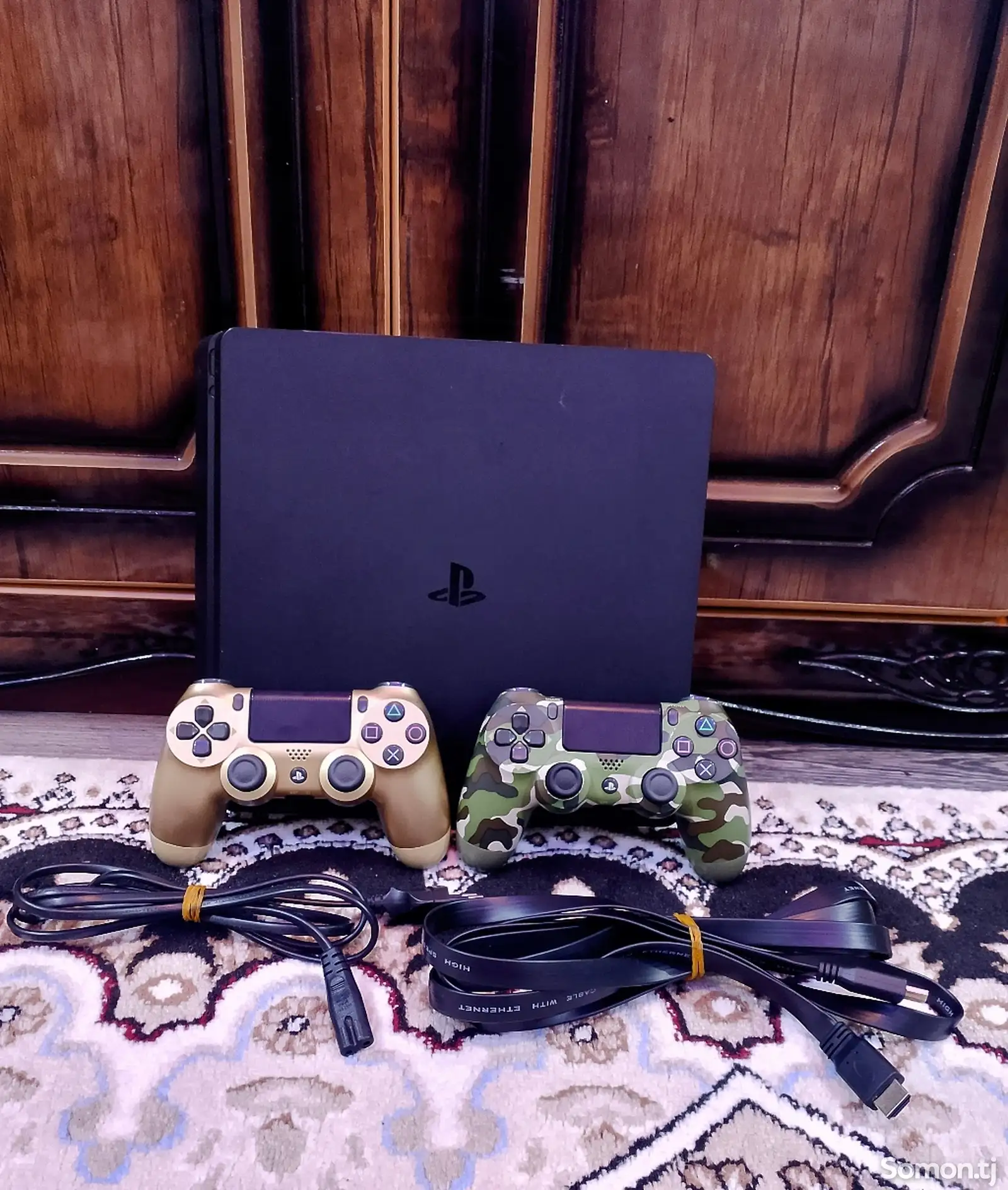 Игровая приставка Sony PlayStation 4 Slim-1