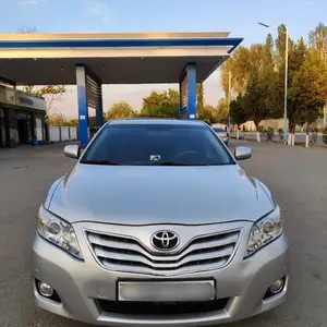 Toyota Camry, 2011