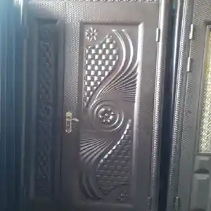 Железная Дверь